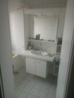 Kernsanierte Helle 4-Zimmer-Wohnung mit Balkon, Garage und  großen Keller in Bayreuth