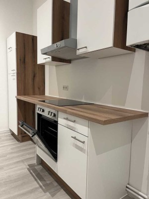 Frisch sanierte 2 Zimmer Wohnung mit Einbauküche