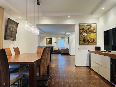 Geräumige, exklusive und neuwertige 5-Raum-EG-Wohnung mit lux. Innenausstattung mit EBK in Essen
