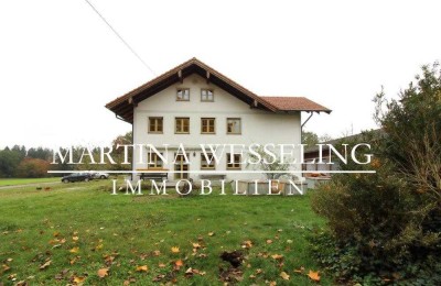 Gemütliches Landhaus mit großem Garten, Garage und Balkon - ideal für naturliebende Familien!