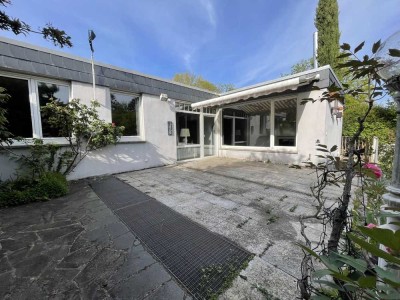 Ebenerdiger Winkelbungalow mit Garage, Stellplatz, Sonnengrundstück, nähe Europaschule