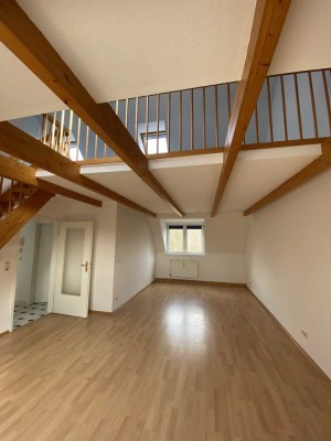 Sehr helle Maisonette-Wohnung mit EBK & Stellplatz in Norderstedt