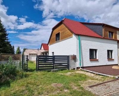 Doppelhaushälfte, viel Wohnfläche & Garten, Ausbauplanung vorhanden