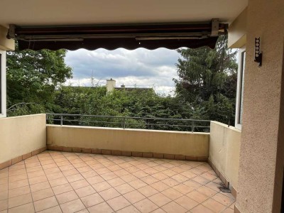 3-Zi.-ETW mit großem Südbalkon, Blick ins Grüne, Aufzug, Einzelgarage - frei