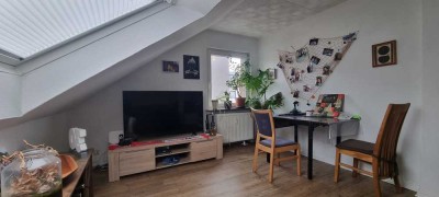 Hehlentorgebiet - Zentrale 2-Zimmer-Dachgeschoss-Wohnung