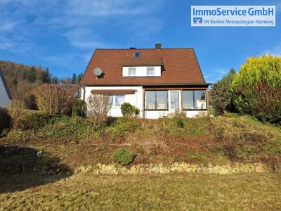 Bezugsfreies Einfamilienhaus mit Garage und Wintergarten in ruhiger Lage