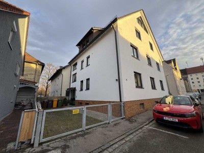 Exklusive, modernisierte 4,5-Z Massionette Wohnung mit Balkon und EBK in Augsburg/ Pfersee/Wertach