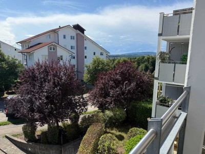 Freundliche Wohnung mit Balkon und EBK in Tettnang