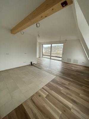 Stilvolle Penthouse-Wohnung mit Loggia im Herzen der Altstadt von Marktheidenfeld