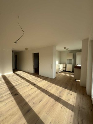 Luxuriöse, Neubau-Design 2-Zimmer Wohnung mit Balkon in Kaiserslautern Innenstadt