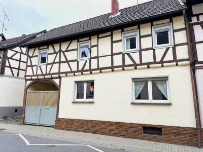 Einfamilien-Bauernhaus mit Künstler-Atelier