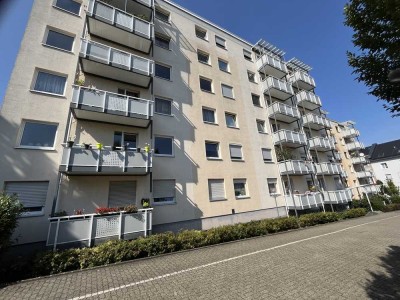 Helle und freundliche 3 Zimmerwohnung mit Westbalkon und Stellplatz in FFM-Oberrad