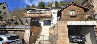 Ein- Zweifamilienhaus mit bester Aussicht in Lambrecht zwei Garagen