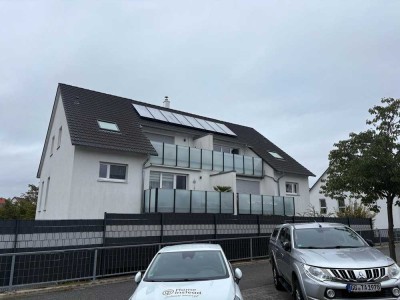 von Privat - Provisionsfrei - Exklusive 4-Zimmer Wohnung in Nauheim in Bahnhofsnähe