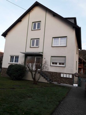4-Zimmer-Wohnung mit großer Diele, Balkon und Autoabstellplatz in Bendorf; sehr ruhige Lage