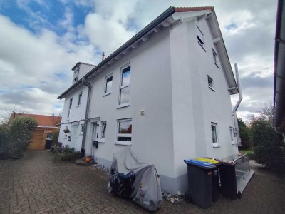 Sehr gepflegte Doppelhaushälfte mit 6,5 Zimmern in Reutlingen