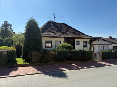 Ruhig gelegenes Einfamilienhaus mit idyllischem Grundstück