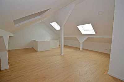 Exklusive Maisonettewohnung mit großzügigem Studio in zentraler Lage!