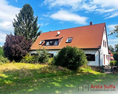 Dreifamilienhaus mit Carport, Nebengebäude und Baugrundstück in Stadeln zu verkaufen!