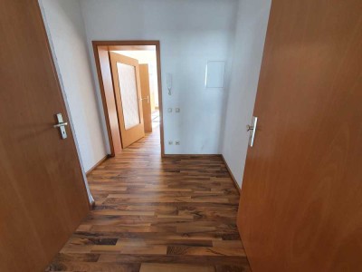 ** Helle 2 Zimmer Wohnung im Zentrum   Oelsnitz -2. OG -frz. Balkon - Lift**