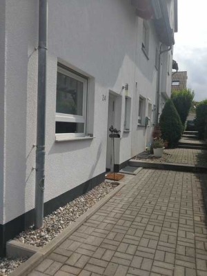 Hochwertiges, modernes und helles Haus mit vier Zimmern in Geisenheim-Marienthal