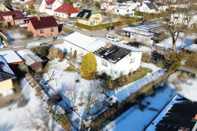 Einfamilienhaus mit Einliegerbereich ca. 500 m Luftlinie von Berlin entfernt - leerstehend