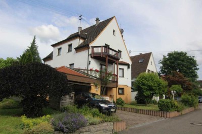 Wunderschönes Einfamilienhaus mit großem Garten und Doppelgarage in toller Lage, Bad neu!