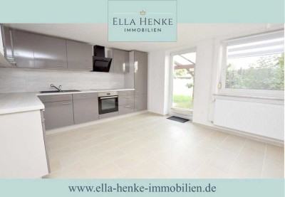 Charmante Doppelhaushälfte mit moderner Küche + pflegeleichtem Garten ...