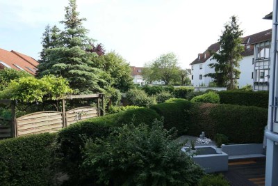 Attraktive Dreizimmerwohnung mit Blick ins Grüne; zwei Loggien
