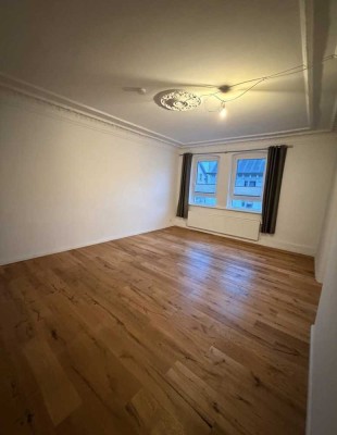 Repräsentative 6-Zimmer Wohnung im 1. OG in Braunschweig