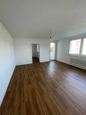 frisch sanierte 2 Zimmer Wohnung