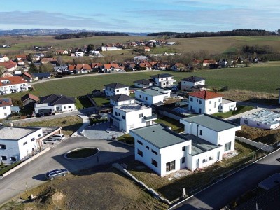 Moderne Doppelhaushälfte - Neubau mit Stil und Komfort
