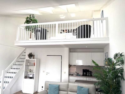 Erste Reihe moderne Studiowohnung über 2 Ebenen