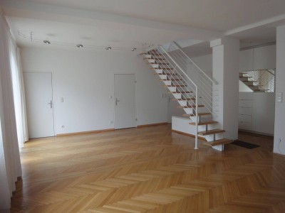 Klimatisierte Dach Maisonette, Wohlfühlwohnung mit Balkon