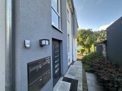 Stilvolle 2-Zimmer-Wohnung mit moderner Innenausstattung und Balkon in Pforzheim-Würm