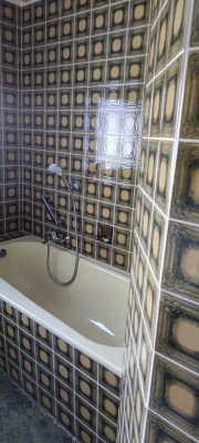 Attraktive und gepflegte 6-Raum-Wohnung mit Balkon und Einbauküche in Weil am Rhein
