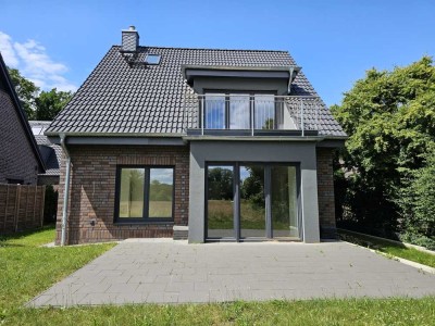 "Neubau-Erstbezug" - 5-Zimmer Einfamilienhaus in bestechender, naturschöner Lage!