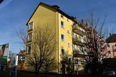 PROVISIONSFREI: Gepflegte 3 Zimmerwohnung mit Balkon, Keller, Dachboden und Stellplatz in Bamberg