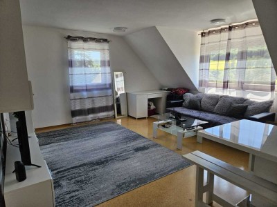 Schöne 3-Zi.- Wohnung mit Balkon u. Stellplatz