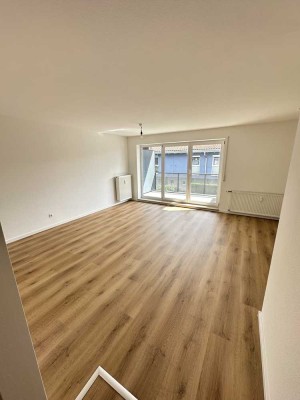 3-Zimmer-Wohnung • 76 m² • Balkon • Einbauküche •zentral gelegen