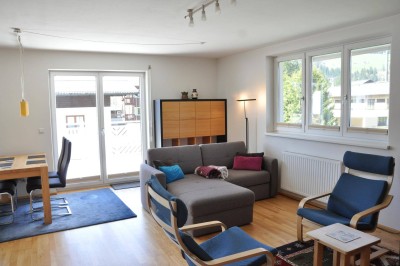 Exklusive Terrassenwohnung in relativ neuwertigem Gebäude mit nur 5 Wohneinheiten. Im Zentrum von Bad Hofgastein, herrliche Sonnen- und Aussichtslage.