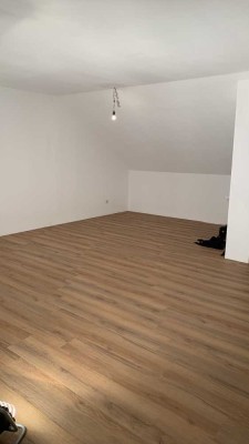 Geschmackvolle 3-Zimmer-Wohnung mit Balkon und EBK in Blaubeuren