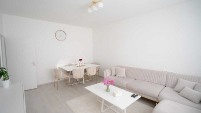 Wohlfühlviertel: 2,5 Zimmer, Balkon, Keller. Übergabe leerstehend.
