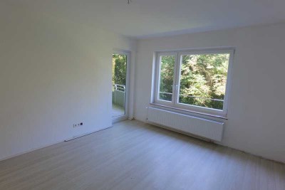3-ZIMMER-ETW MIT GROSSZÜGIGEM BALKON IN UNI-NÄHE