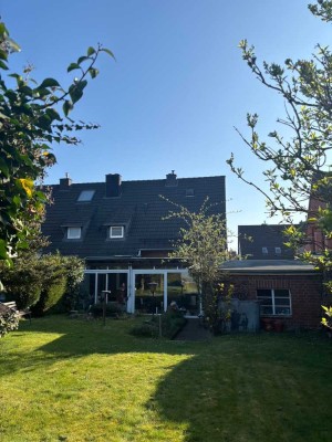 Hochwertig sanierte Doppelhaushälfte in toller Lage mit traumhaftem Garten und EBK