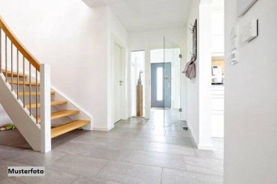 Maisonette-Wohnung mit Terrasse und Stellplatz