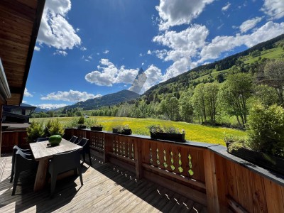 Miete: Helle Dachgeschosswohnung mit 180° Panoramablick - Jochberg