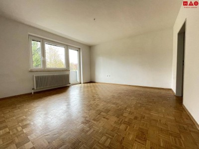 Helle Erdgeschosswohnung mit Balkon!