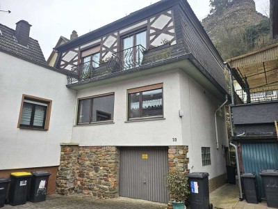 Niederheimbach - Charmantes Reihenhaus im Ortskern mit Garage