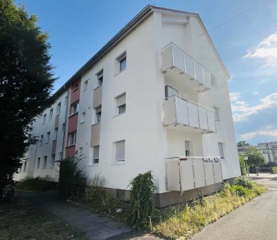 3-Zimmer-Wohnung mit Balkon in modernisiertem Mehrfamilienhaus!